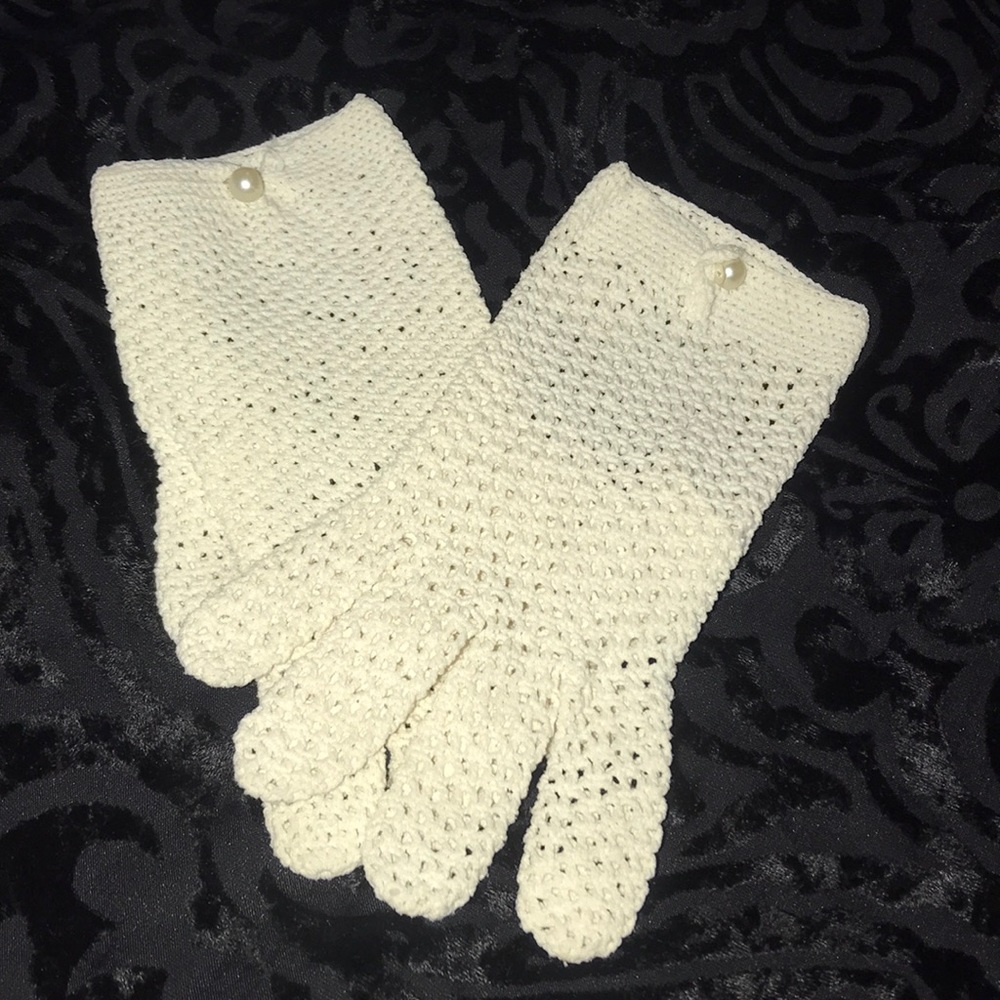 Vintage Gloves! Pearl accent...
